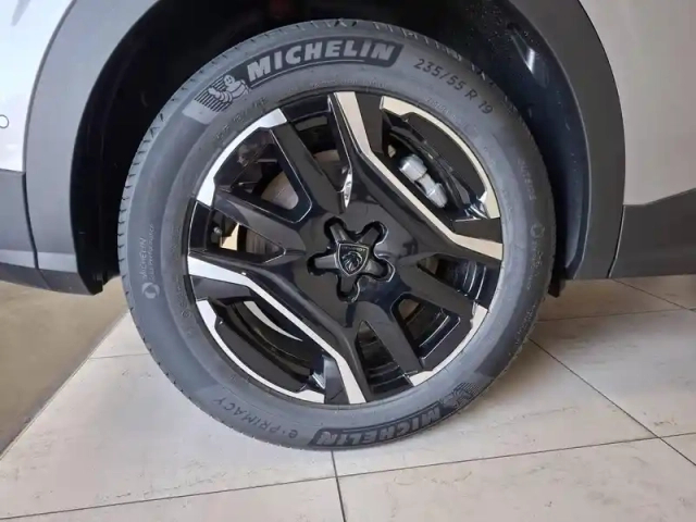 Peugeot 3008 plug-in hybrid 225 e-dcs7