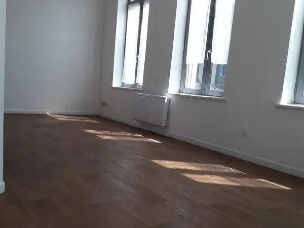 Beau T2 48 m² + cour 20m² Gambetta