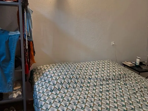 Chambre meublée