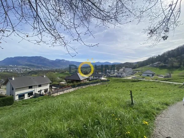 Terrain à bâtir de 851 m2