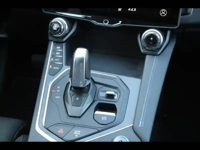 Lynk&Amp;Co 01 1.5 phev 261ch dcth 7 — photo 8