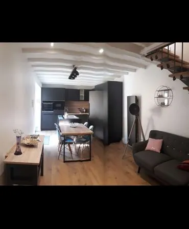Jolie maison de ville moderne