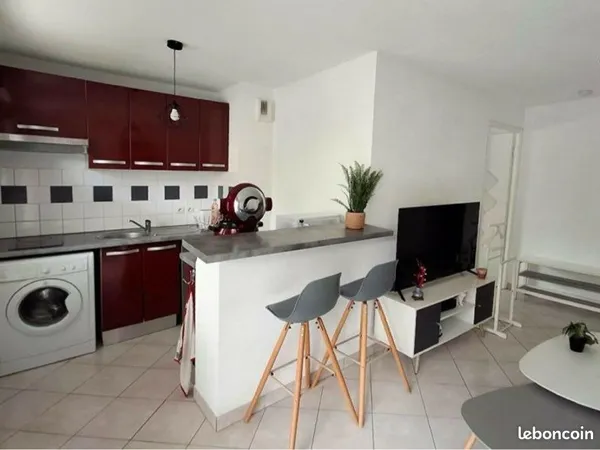 Bel appartement avec grande terrasse à 5 min de la plage