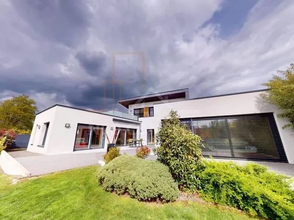Maison de plain-pied 4 pièces 203 m²