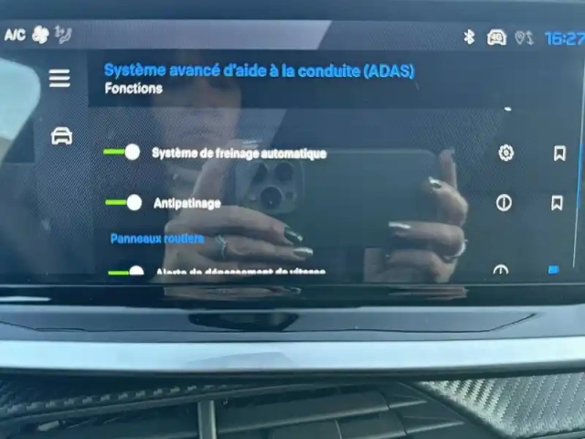 Peugeot 208 hybrid 110 e-dcs6 — photo 44