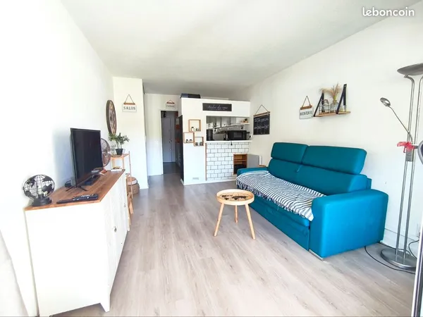 Grand studio cabine meublé avec vue
