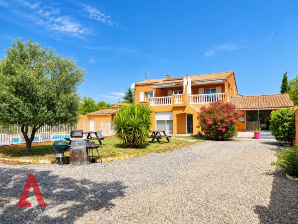 Villa 8 pièces 270 m²
