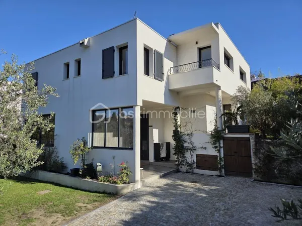 Maison 5 pièces 187 m²