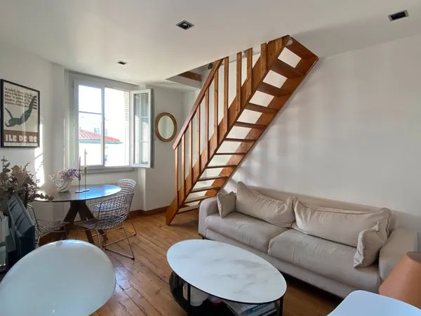Duplex de 35m2 carrez et 45m2 au sol au coeur de Biarritz