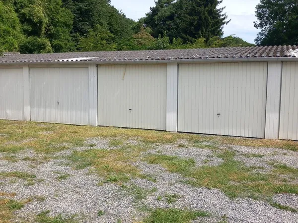 Garage fermé 16 m² à louer - Anzin - 65 /mois