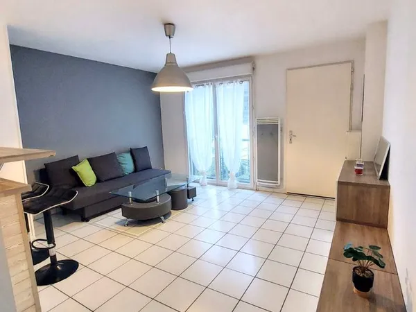Particulier joli T2 meublé en plein centre de Cestas