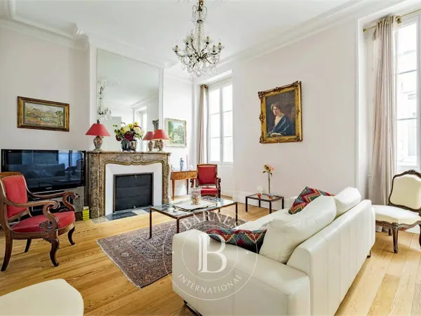 Appartement 5 pièces 205 m²