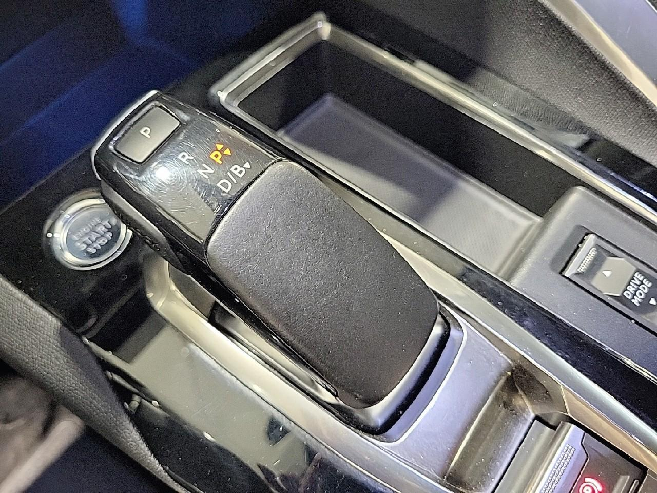 Peugeot 3008 hybrid 225 e-eat8 allure pack — photo 17