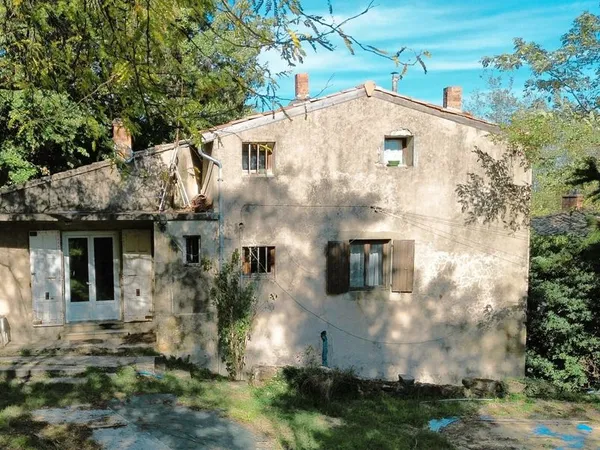 Propriété 5 pièces 137 m²