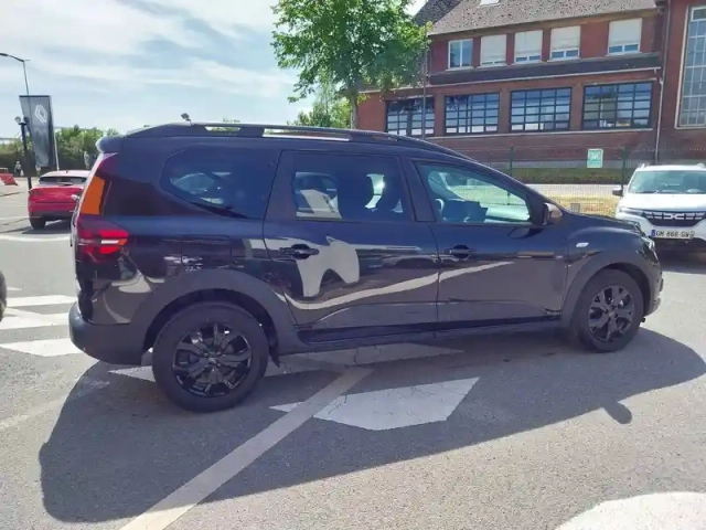 Dacia Jogger tce 110 7 places gsr2 — photo 6