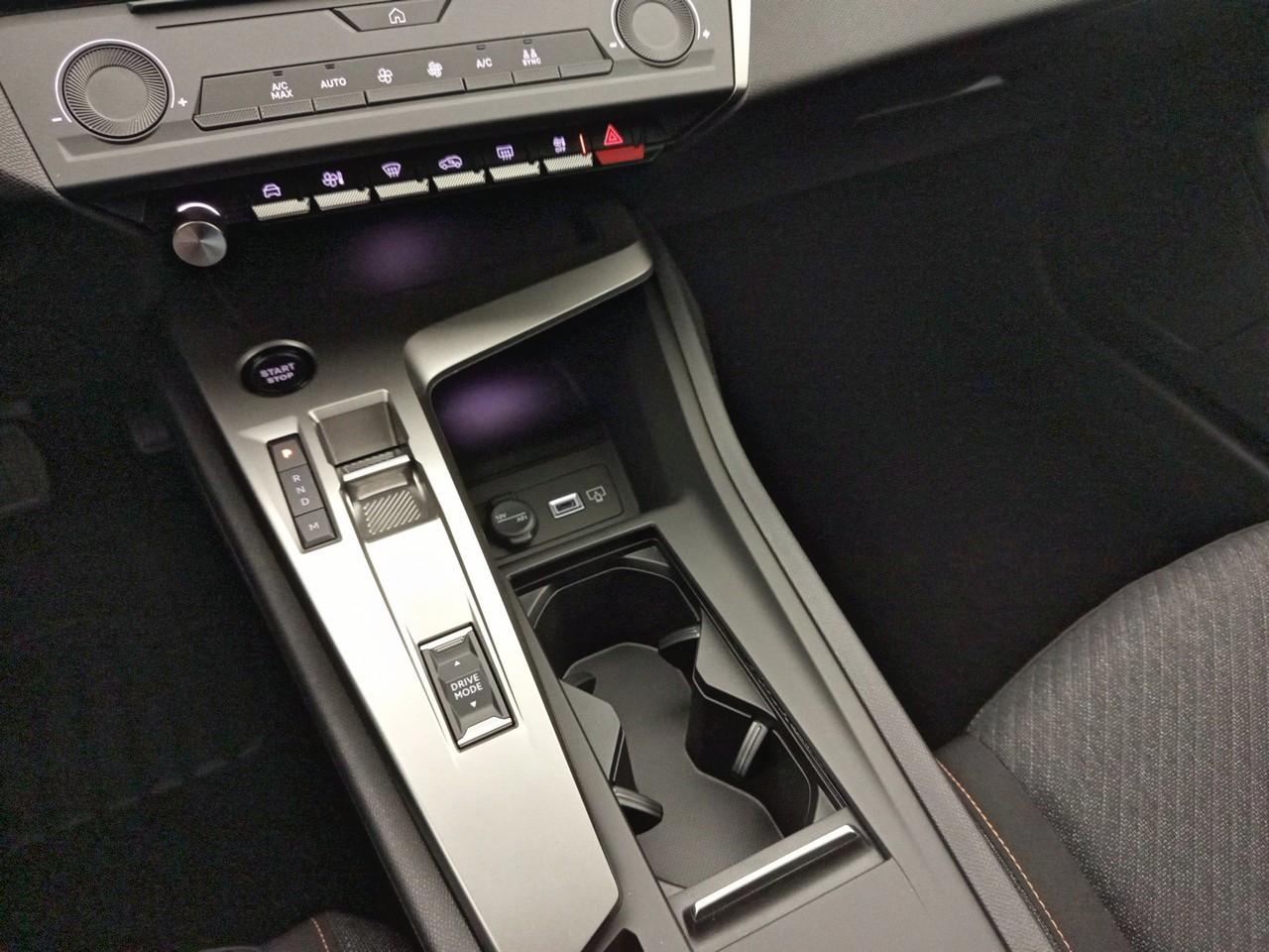Peugeot 308 hybrid 145 e-dcs6 style — photo 17