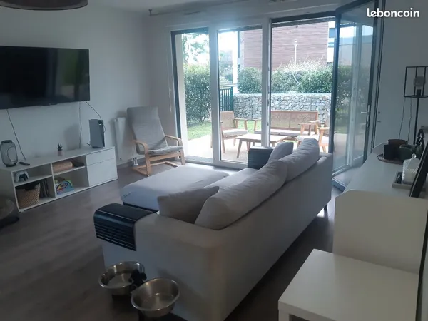 LOCATION T3 Rdc 67m2 grand jardin proche port et conseil régional