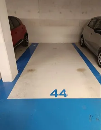 Place de parking couvert