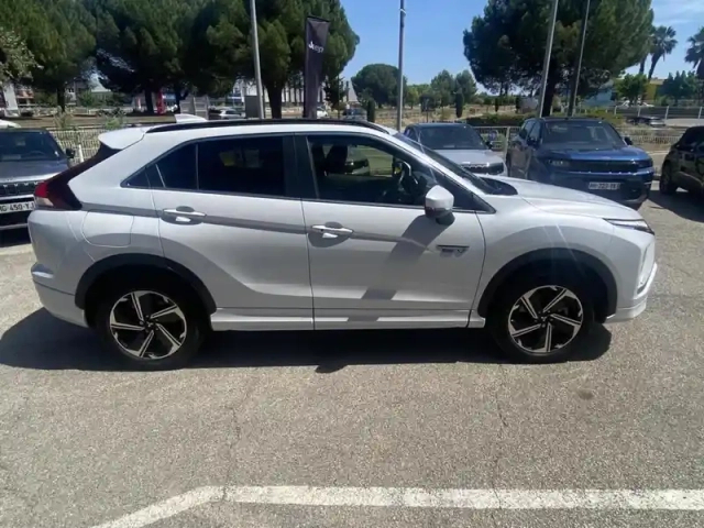 Mitsubishi Eclipse cross 2.4 mivec phev twin motor 4wd intense design — photo 6