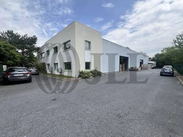 Local d'activité 1500 m²