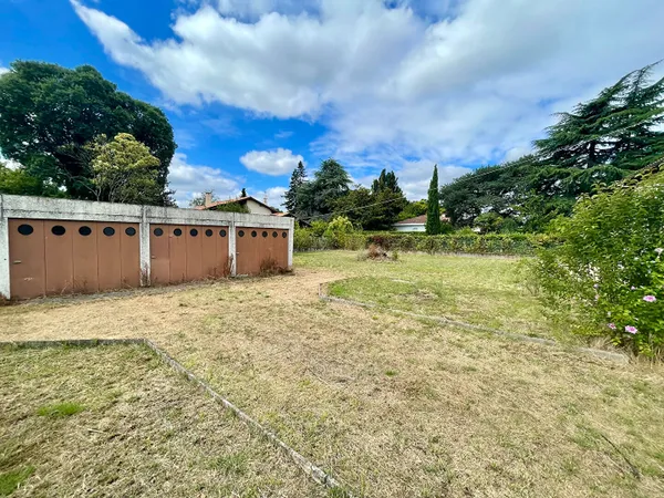 Parking/box 600 m²