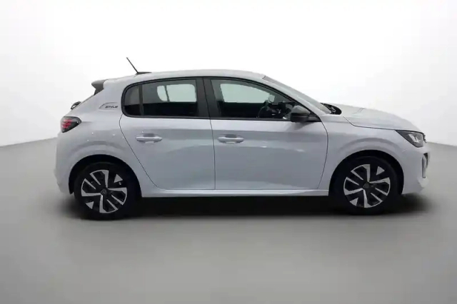 Peugeot 208 100 s&amp;s bvm6 — photo 7