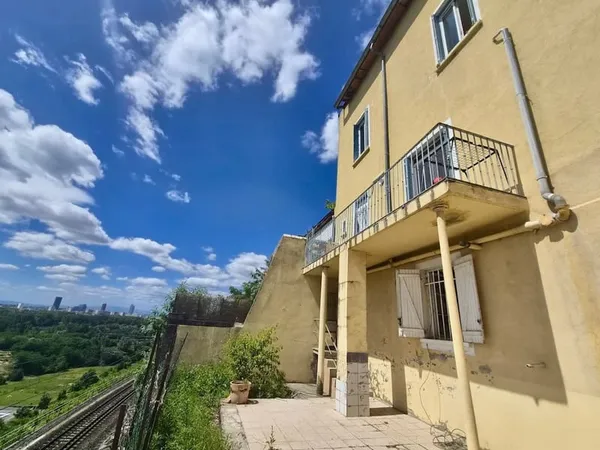 Maison de ville 6 pièces 202 m² au sol Fort potentiel