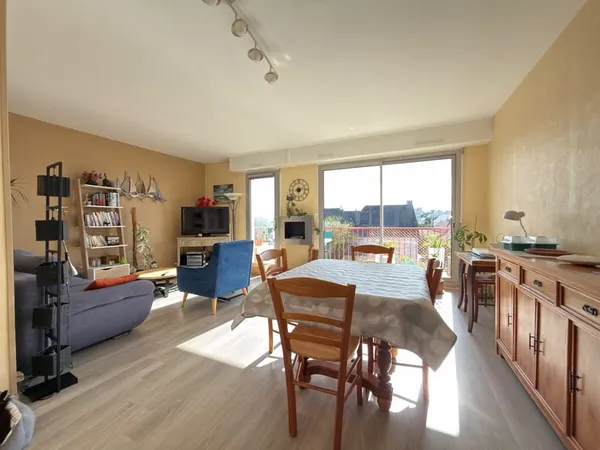 Appartement situé entre le parc paysager et le front de mer