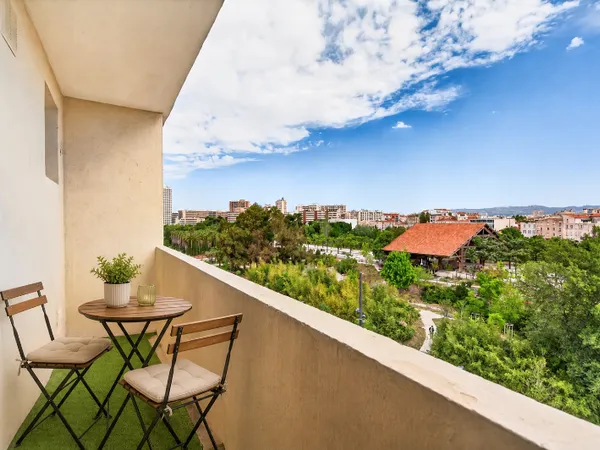 T3 rénové par architecte 53 m² balcon vue parc – Marseille 8e Prado Rouet