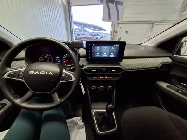 Dacia Sandero tce 90 — photo 11