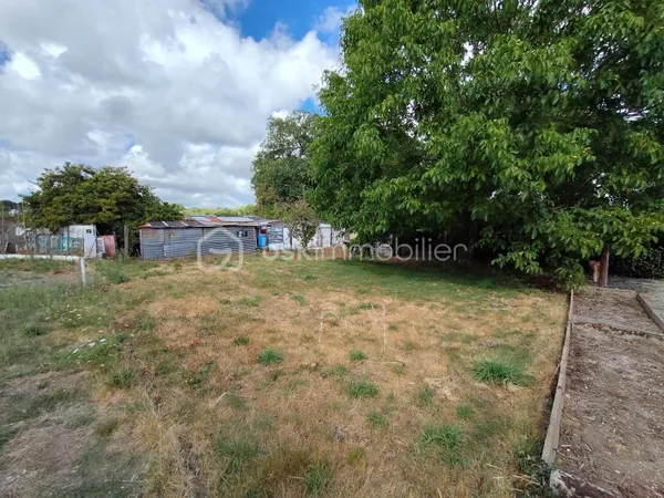 Terrain 274 m²