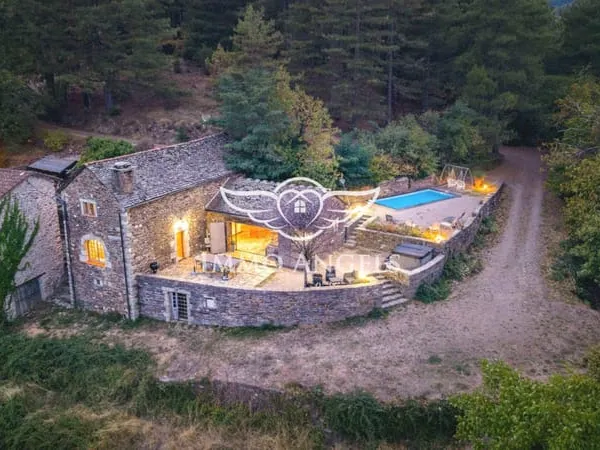 Domaine d'Exception au Coeur des Cévennes | 9 chambres | 6 Ha