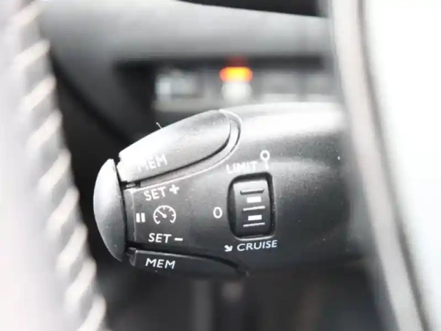 Peugeot 2008 1.2 puretech 100ch s&amp;s active business — photo 14