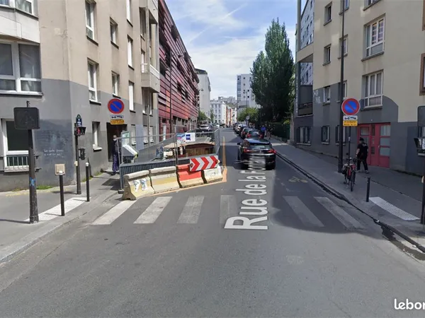Local commercial 750 m² PARIS