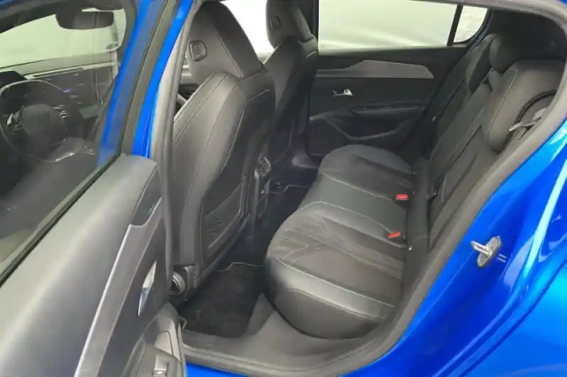 Peugeot 308 phev 180 e-eat8 — photo 14