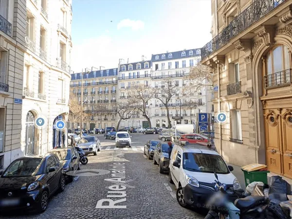 Boutique 105 m²