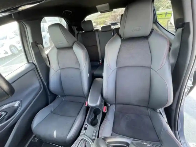 Toyota Yaris hybride 130h gr sport — photo 15