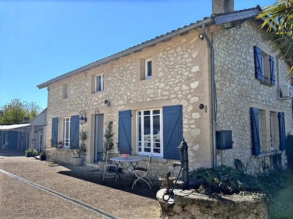 Superbe maison de 3 chambres avec maison d'amis indépendante, piscine et potentiel d'activité