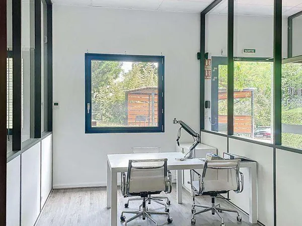 A louer bureau 143m² à Limonest zone Techlid