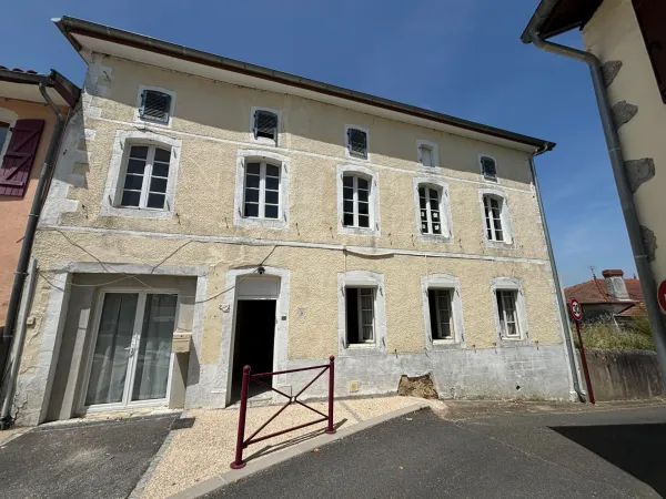 Maison à rénover à Tilh de plus de 160m2 avec jardin et terrasse couverte