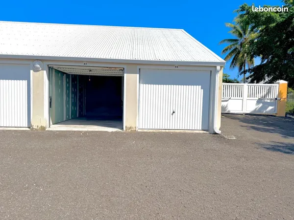 Garage/box 15,92 m² - hauteur 5 m - residence securisee - st francois