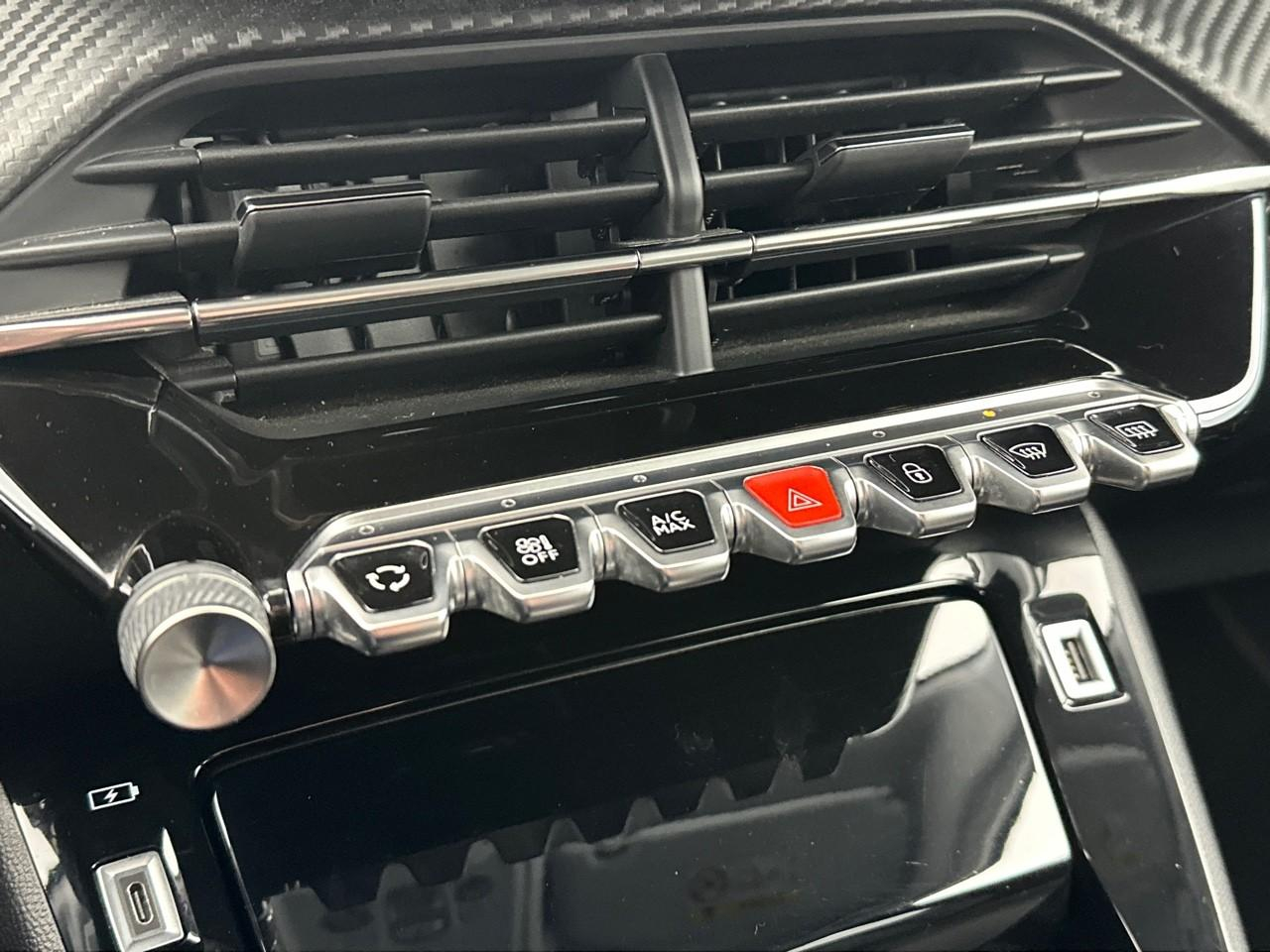 Peugeot 2008 puretech 130 s&s eat8 allure — photo 27