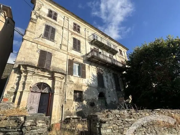 Maison 21 pièces 400 m²