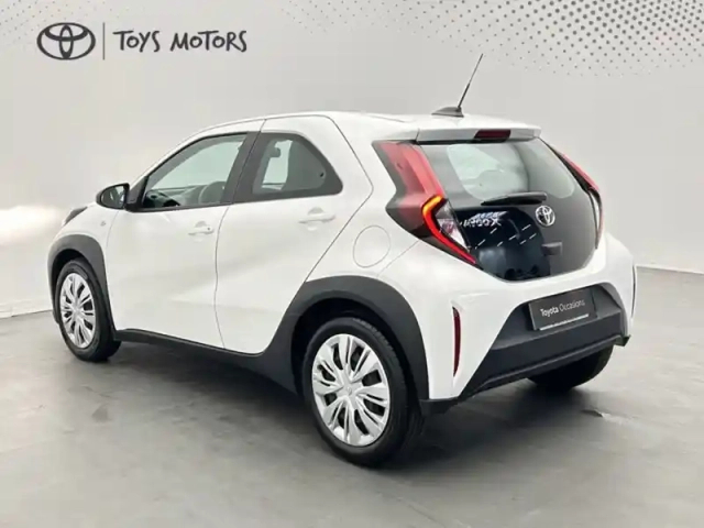 Toyota Aygo 1.0 s-cvt 72 dynamic — photo 3