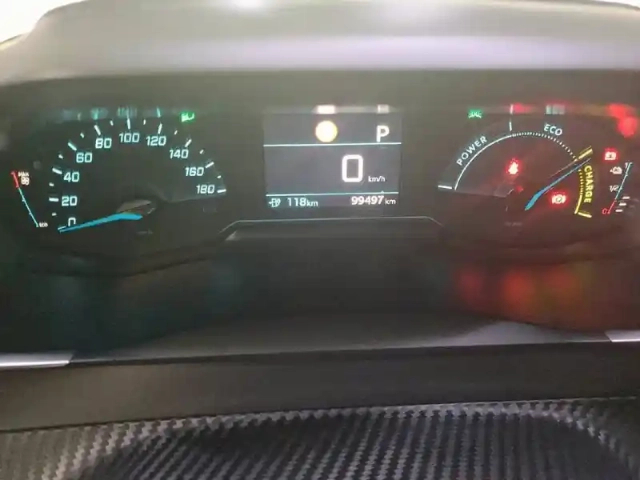 Peugeot 2008 electrique 136 ch — photo 31