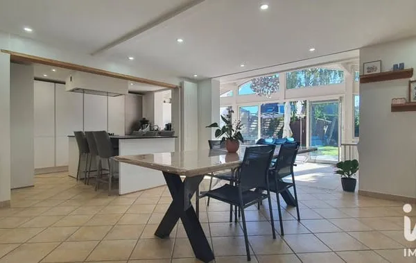 Maison 7 pièces 140 m²