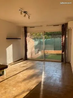 Studio vide à l'année