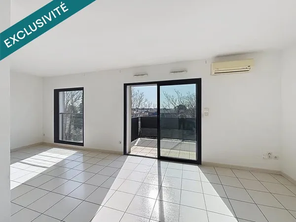 Appartement lumineux avec double extérieur et garage  Résidence sécurisée