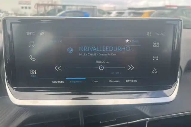 Peugeot 2008 hybrid 136 e-dcs6 — photo 40