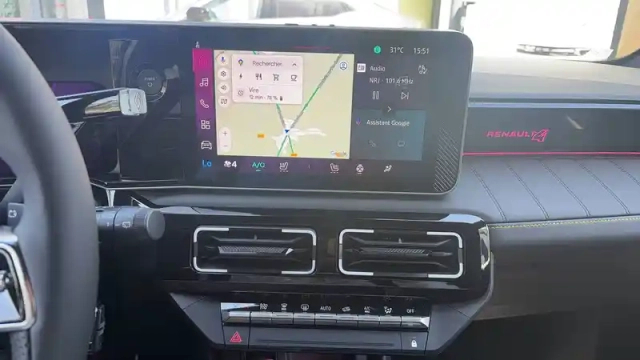 Renault 4 renault  e-tech electrique 150 ch autonomie confort — photo 15